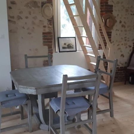 Charmante Ancienne Gare Halte Relais Bonsmoulins Ngoại thất bức ảnh